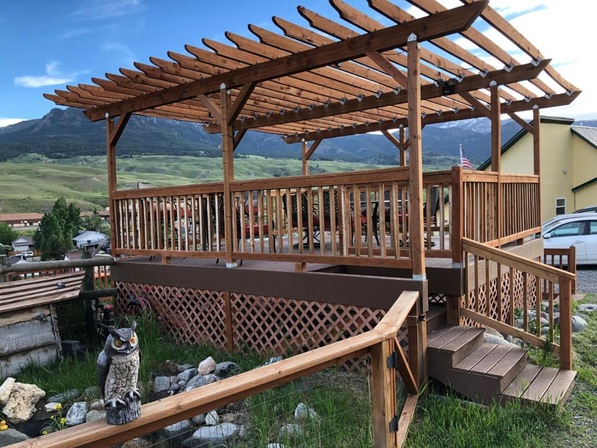 Yellowstone Riverside Cottages Gardiner Extérieur photo