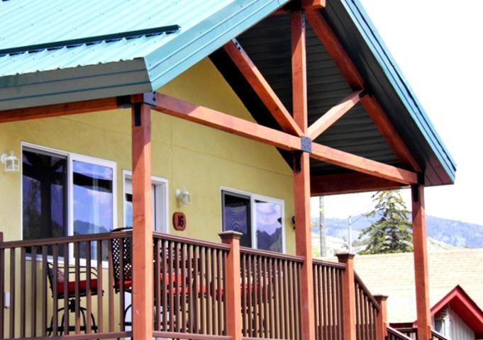 Yellowstone Riverside Cottages Gardiner Extérieur photo