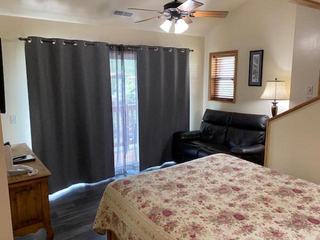 Yellowstone Riverside Cottages Gardiner Extérieur photo