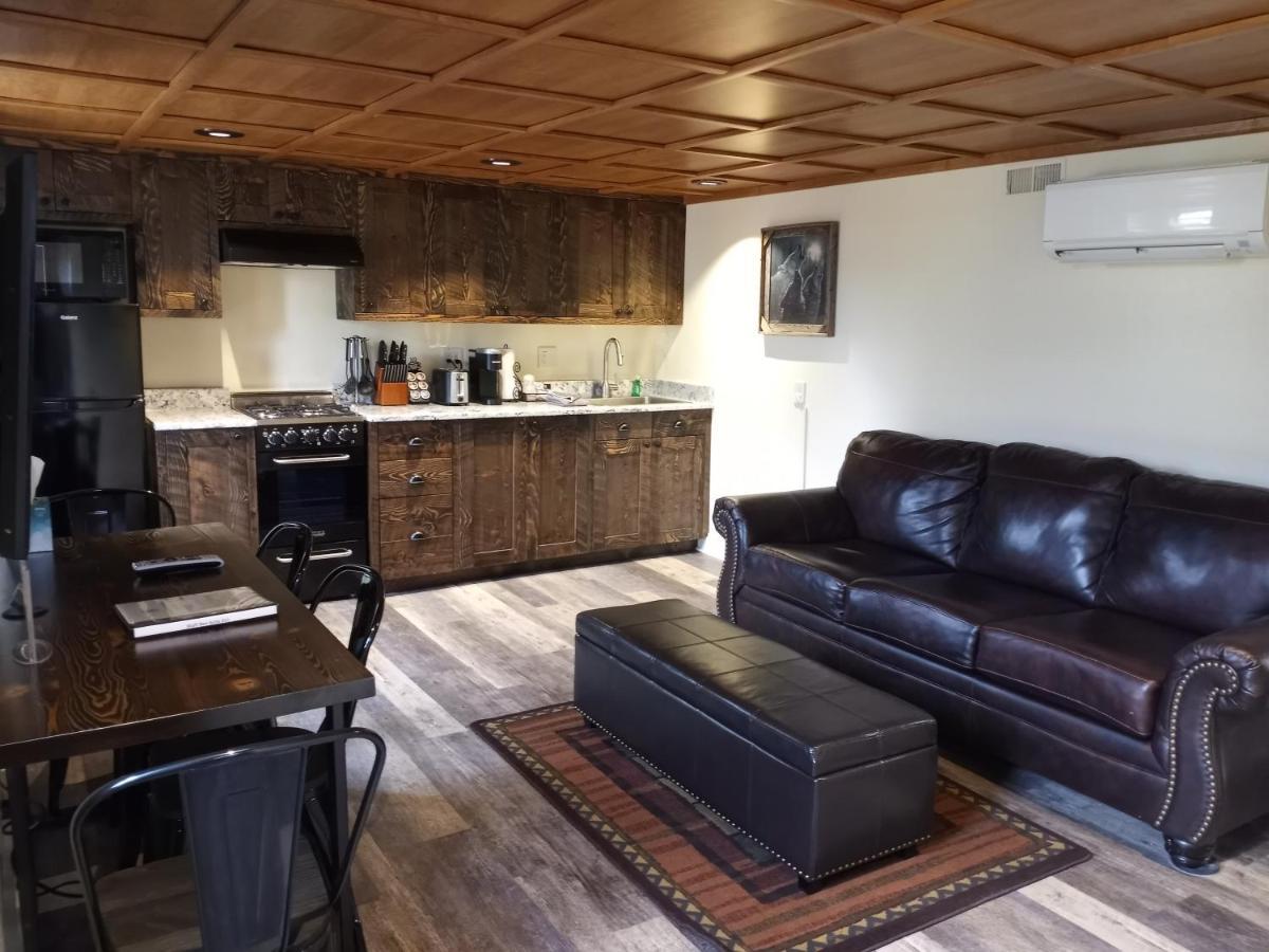 Yellowstone Riverside Cottages Gardiner Extérieur photo
