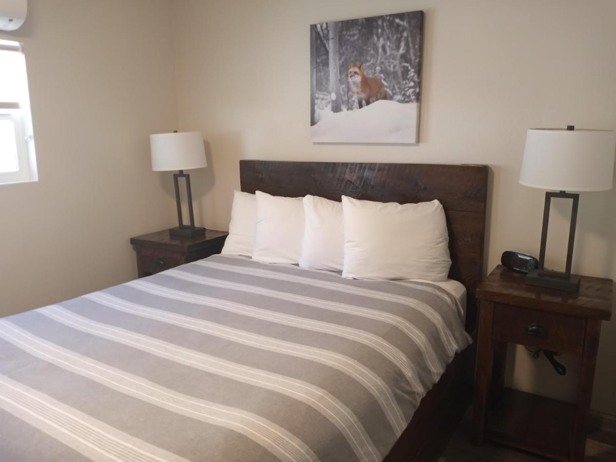 Yellowstone Riverside Cottages Gardiner Extérieur photo