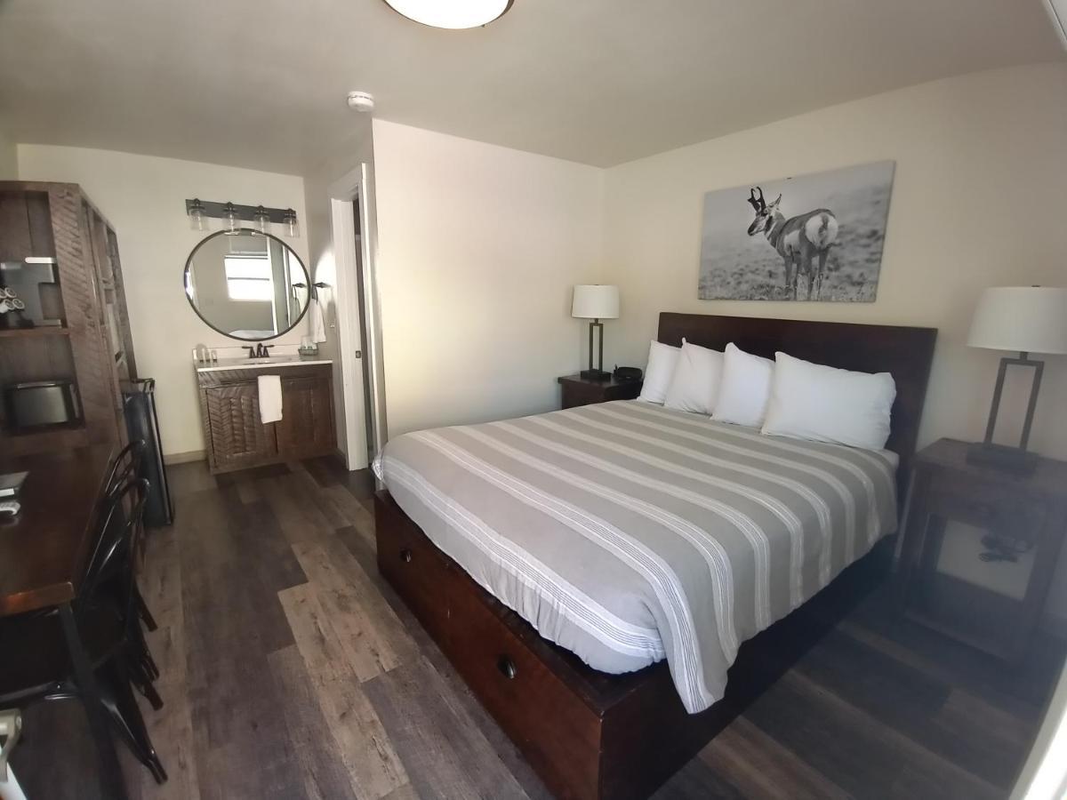 Yellowstone Riverside Cottages Gardiner Extérieur photo