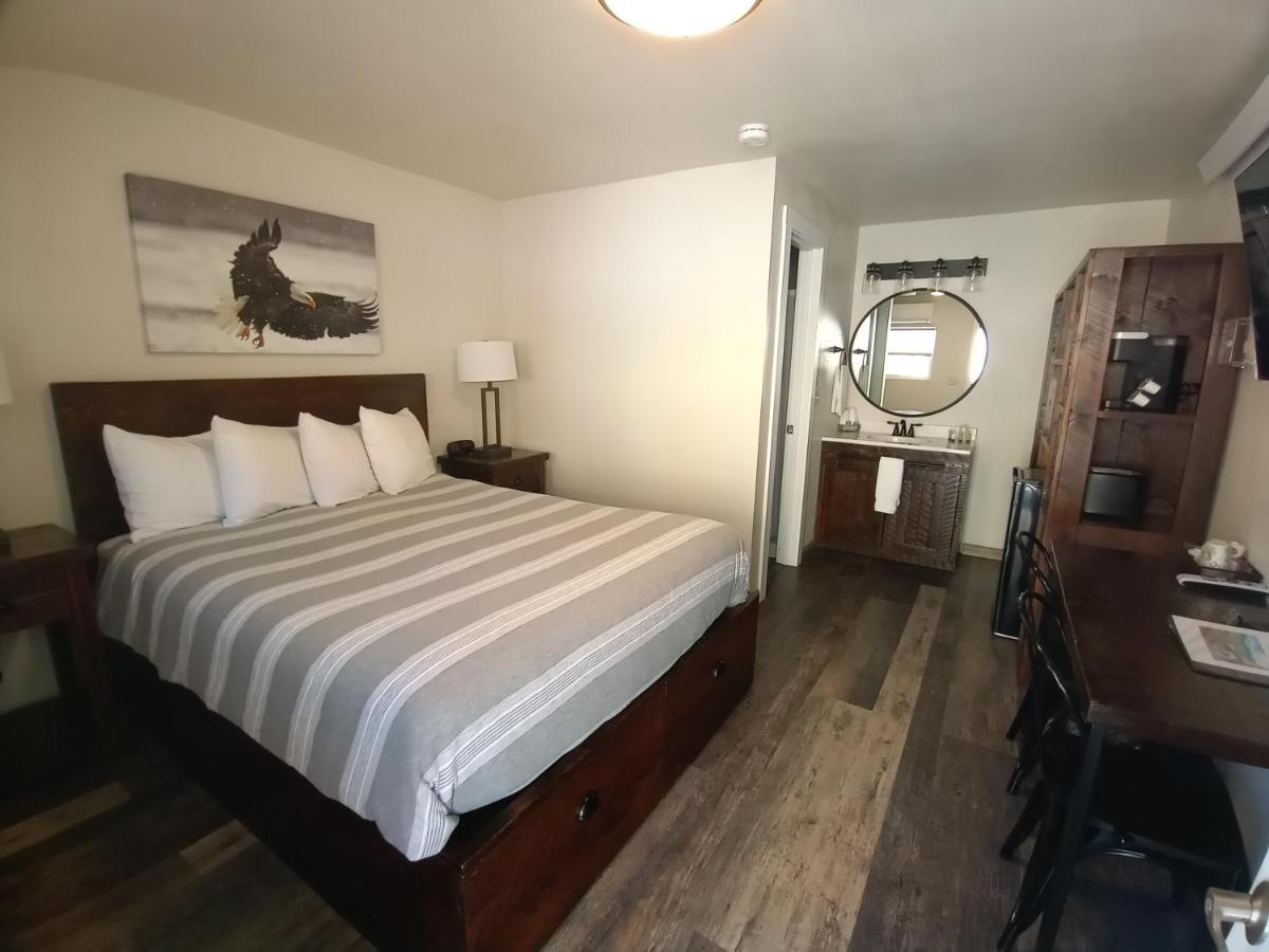 Yellowstone Riverside Cottages Gardiner Extérieur photo