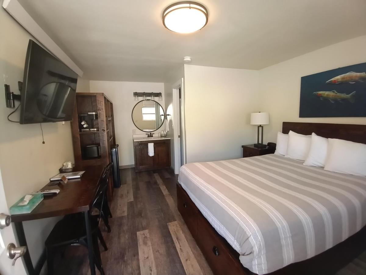 Yellowstone Riverside Cottages Gardiner Extérieur photo